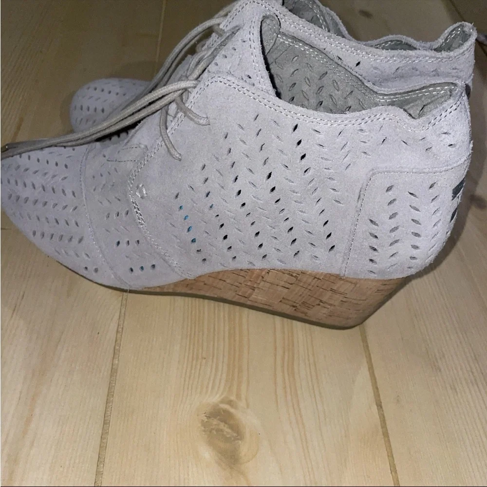 TOMS Women's Light Gray‎ Perforated Wedges NWT Sz.12